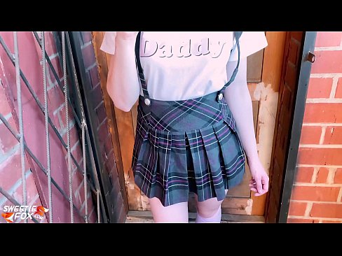 ❤️ Nxënëse thith karin e saj thellë dhe qihet në vend të klasave. Porno ruse tek ne sq.28films.ru ❤